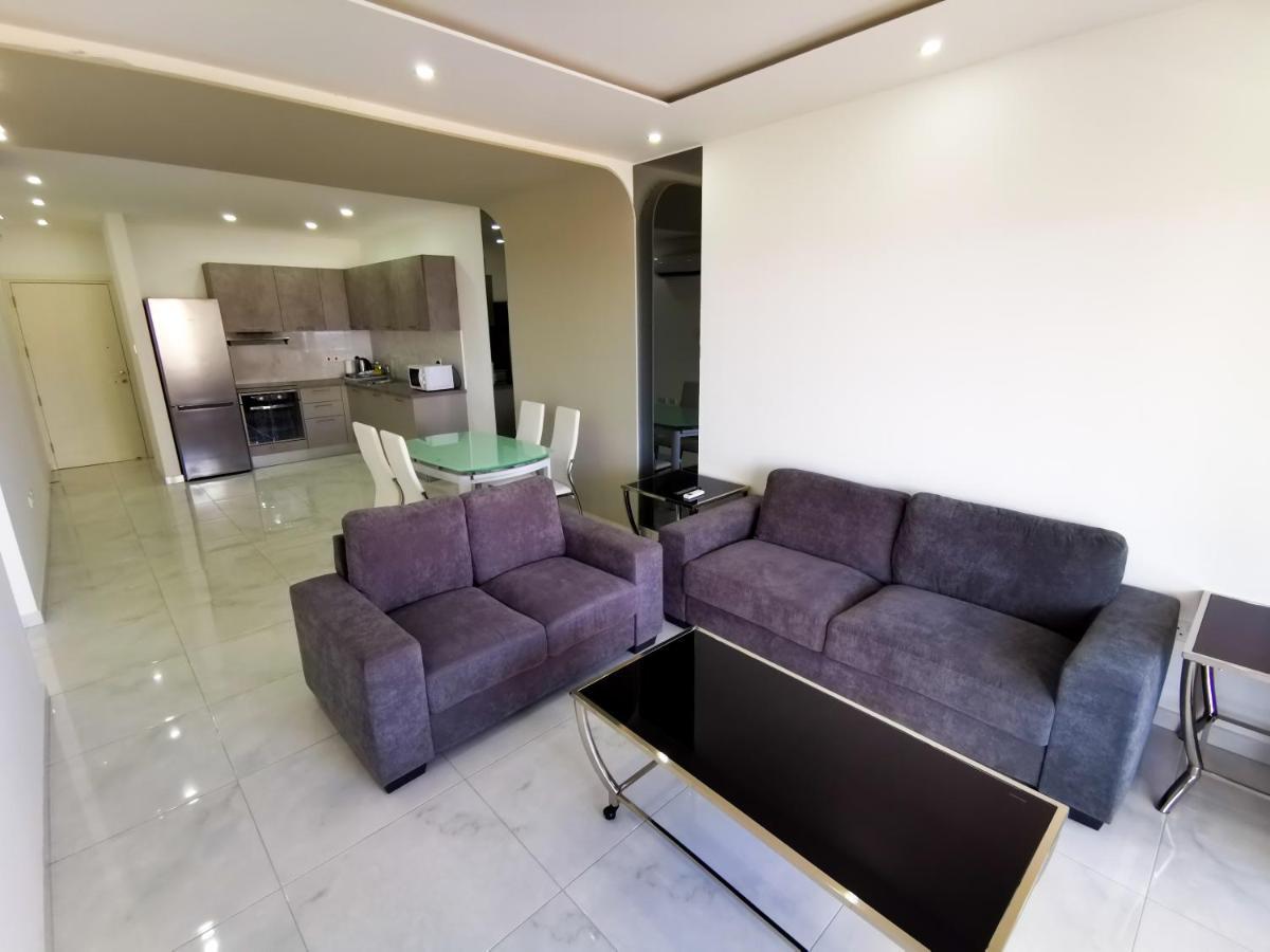 لارنكا Sunny Daze Seaview Apartment المظهر الخارجي الصورة