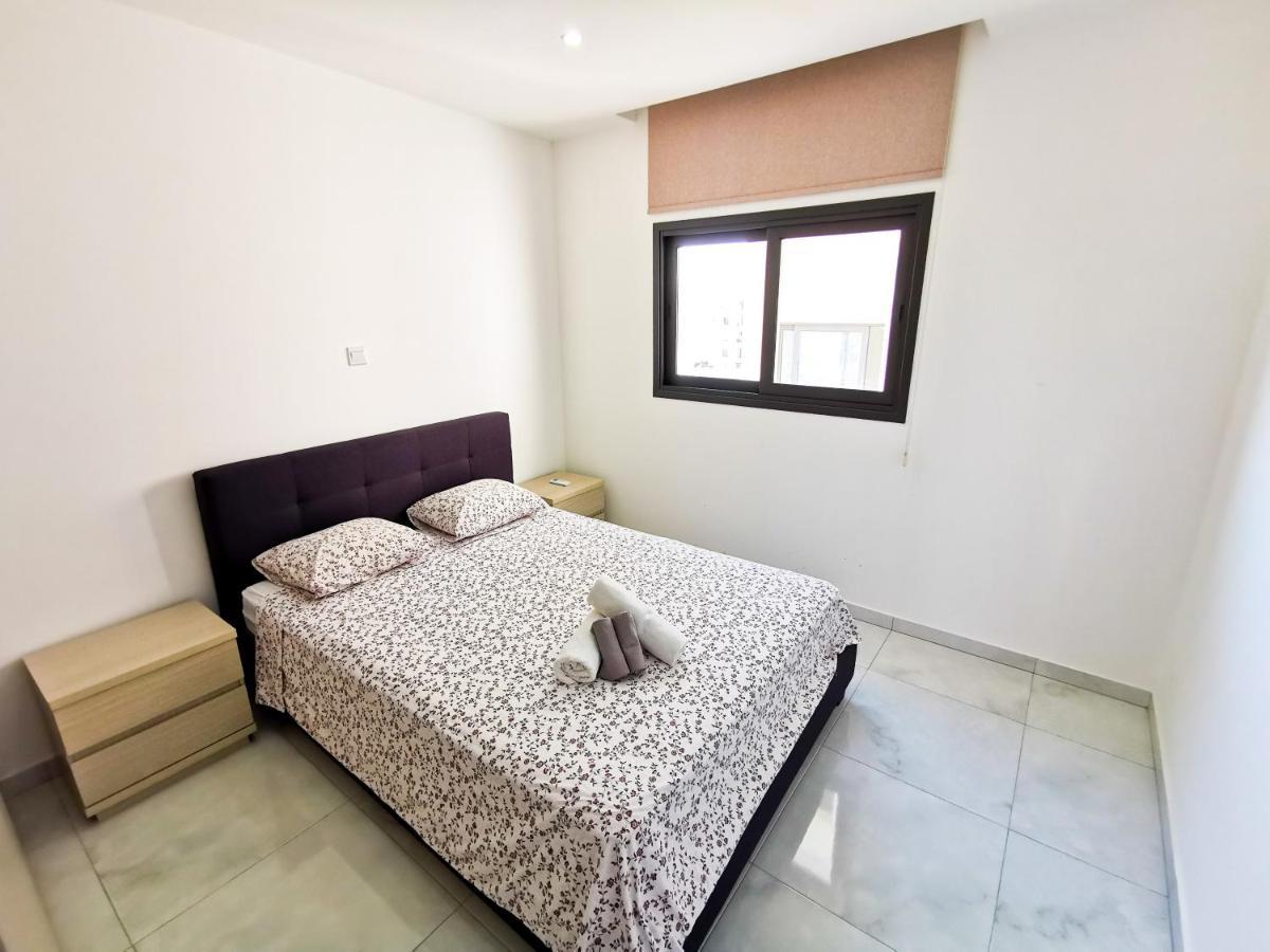لارنكا Sunny Daze Seaview Apartment المظهر الخارجي الصورة