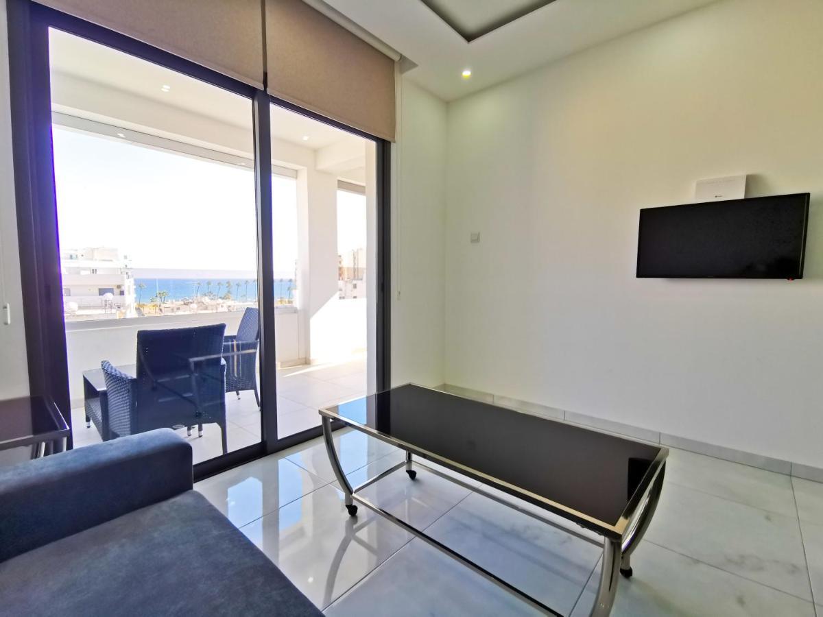 لارنكا Sunny Daze Seaview Apartment المظهر الخارجي الصورة